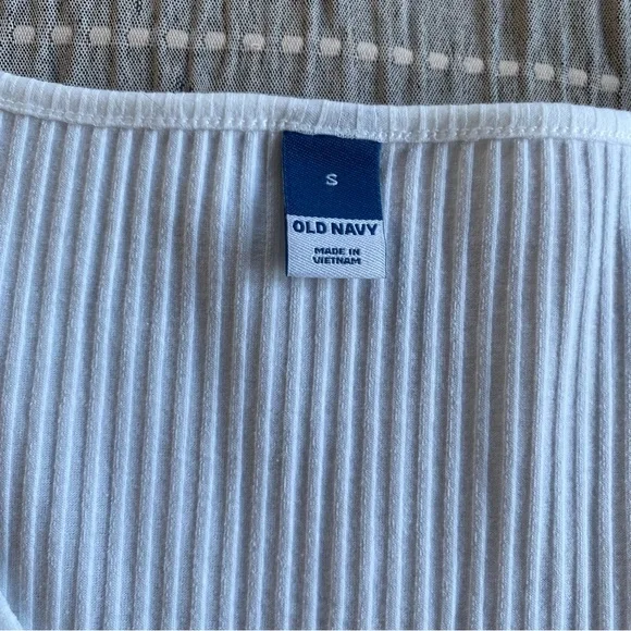 Old Navy Ribbed Button-Down Lettuce-Edge Top Calla Lilies White Small T shirt - Picture 4 of 11